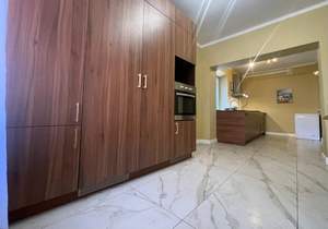 Дом 365м², 3-этажный, участок 17 сот.