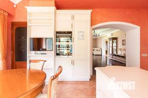 Дом 429м², 3-этажный, участок 50 сот.