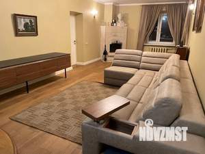 Дом 365м², 3-этажный, участок 17 сот.