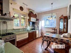 Дом 372м², 4-этажный, участок 15 сот.