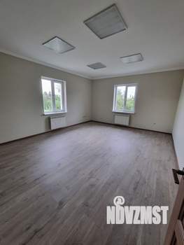 Дом 272м², 2-этажный, участок 4 сот.