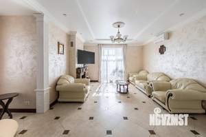 Коттедж 538м², 3-этажный, участок 12 сот.