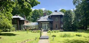 Дом 438м², 2-этажный, участок 120 сот.