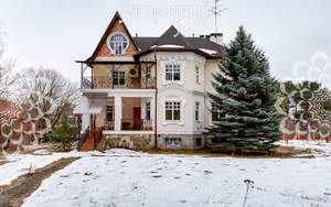 Дом 728м², 3-этажный, участок 40 сот.