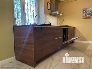 Дом 365м², 3-этажный, участок 17 сот.