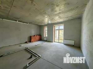 Коттедж 295м², 2-этажный, участок 10 сот.