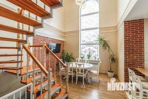 Дом 196м², 2-этажный, участок 10 сот.