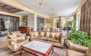 Дом 840м², 3-этажный, участок 35 сот.