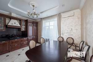 Коттедж 538м², 3-этажный, участок 12 сот.