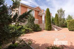 Дом 429м², 3-этажный, участок 50 сот.