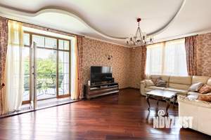 Дом 429м², 3-этажный, участок 50 сот.