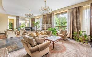 Дом 840м², 3-этажный, участок 35 сот.