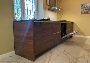 Дом 365м², 3-этажный, участок 17 сот.