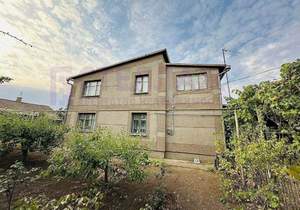 Дом 194м², 2-этажный, участок 15 сот.