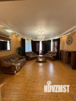 Коттедж 220м², 3-этажный, на длительный срок, 