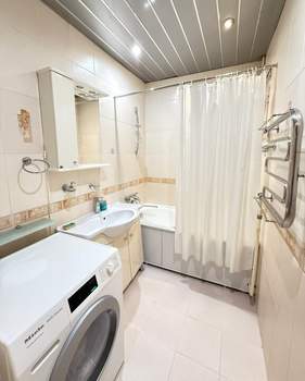 Дом 140м², 3-этажный, на длительный срок, 