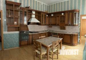 Коттедж 350м², 3-этажный, на длительный срок, 