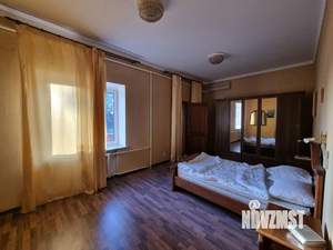 Дом 390м&sup2;, 3-этажный, посуточно, 