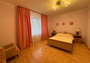 Дом 140м², 3-этажный, на длительный срок, 