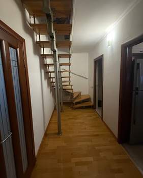 Дом 140м², 3-этажный, на длительный срок, 