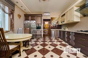 Дом 200м², 3-этажный, на длительный срок, 