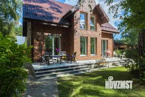 Дом 243м², 2-этажный, участок 15 сот.  