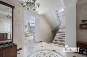 Коттедж 538м&sup2;, 3-этажный, участок 12 сот.  