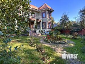 Дом 372м&sup2;, 4-этажный, участок 15 сот.  