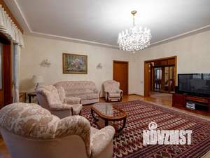 Дом 350м², 3-этажный, участок 40 сот.  