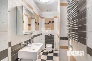 Дом 840м², 3-этажный, участок 35 сот.  