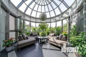 Дом 1500м², 3-этажный, участок 74 сот.  