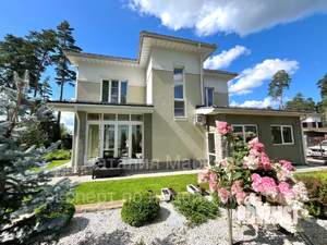 Коттедж 180м², 2-этажный, участок 15 сот.  