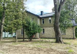 Дом 295м², 2-этажный, участок 10 сот.  