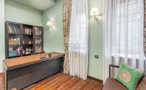 Дом 840м², 3-этажный, участок 35 сот.  