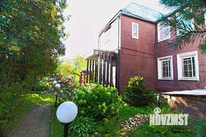 Коттедж 499м&sup2;, 2-этажный, участок 20 сот.  