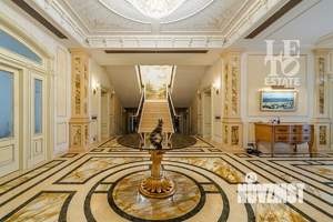Дом 1500м², 3-этажный, участок 74 сот.  