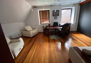 Дом 420м&sup2;, 3-этажный, участок 15 сот.  