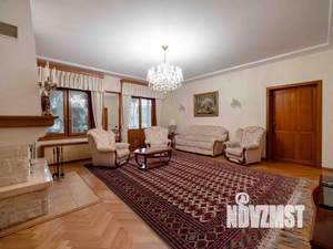 Дом 350м², 3-этажный, участок 40 сот.  