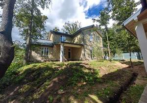 Дом 295м², 2-этажный, участок 10 сот.  