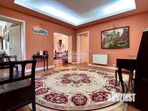 Дом 372м&sup2;, 4-этажный, участок 15 сот.  