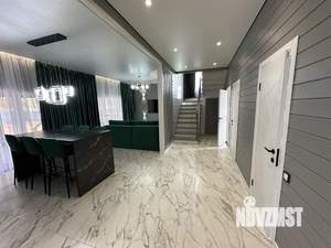 Дом 199м², 2-этажный, участок 10 сот.  