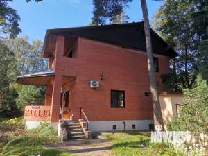 Коттедж 360м², 3-этажный, участок 13 сот.  