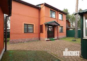 Дом 210м², 3-этажный, участок 8 сот.  