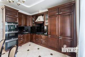 Коттедж 538м², 3-этажный, участок 12 сот.  