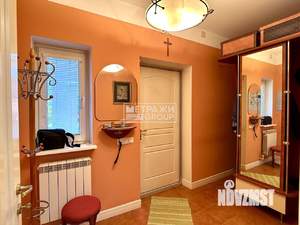 Дом 372м&sup2;, 4-этажный, участок 15 сот.  