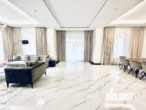 Дом 555м², 2-этажный, участок 13 сот.  