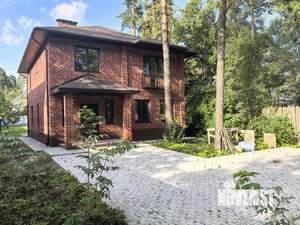 Коттедж 215м², 2-этажный, участок 9 сот.  