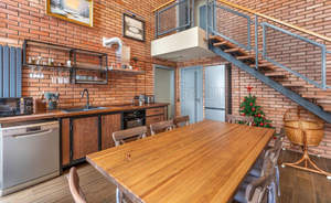 Дом 200м², 2-этажный, участок 8 сот.  