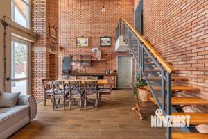 Дом 200м&sup2;, 2-этажный, участок 8 сот.  