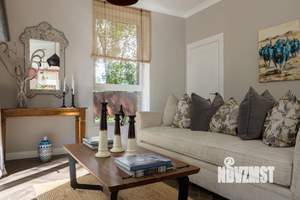 Дом 253м², 2-этажный, участок 14 сот.  